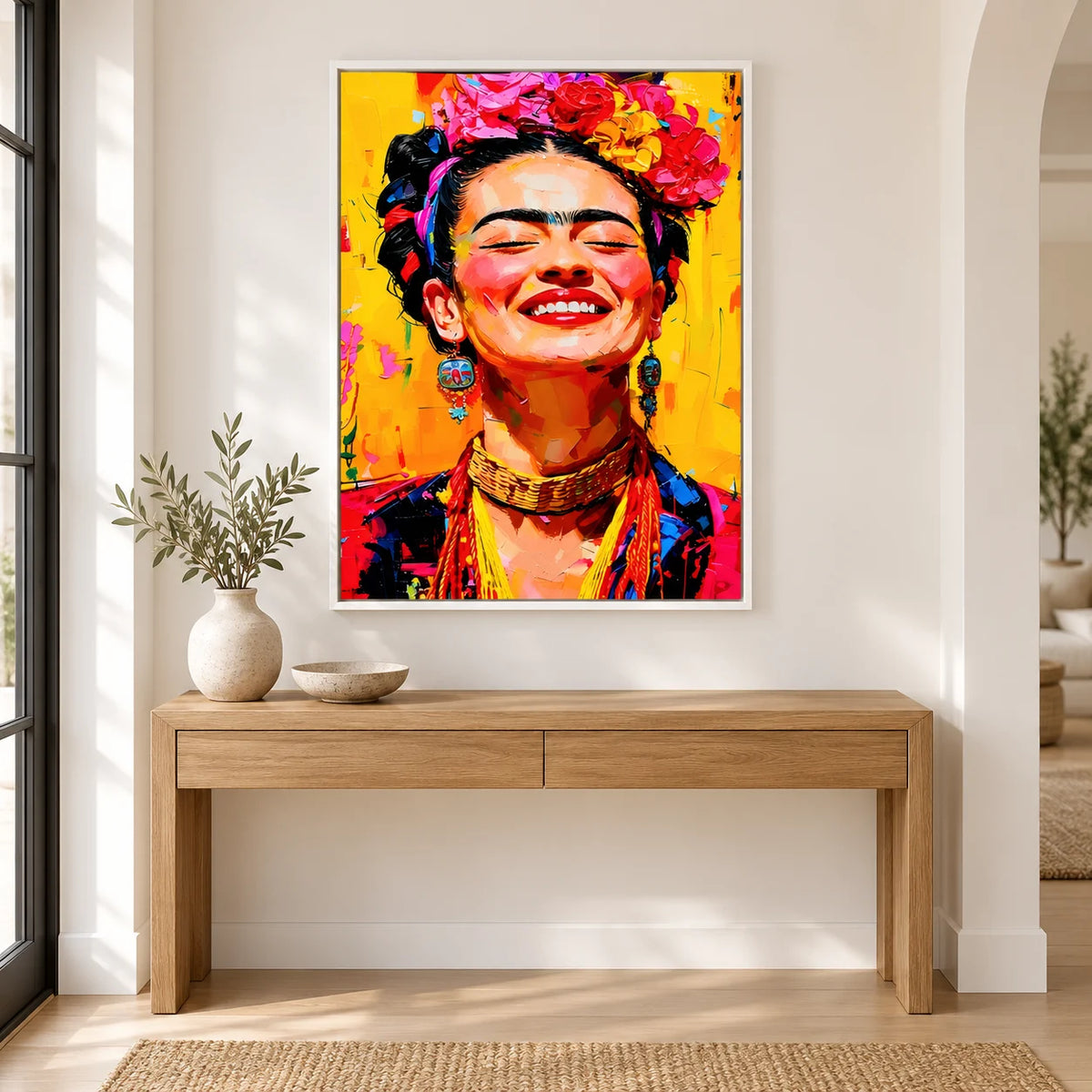 Portrait pop art de Frida Kahlo avec bijoux dorés et couronne florale