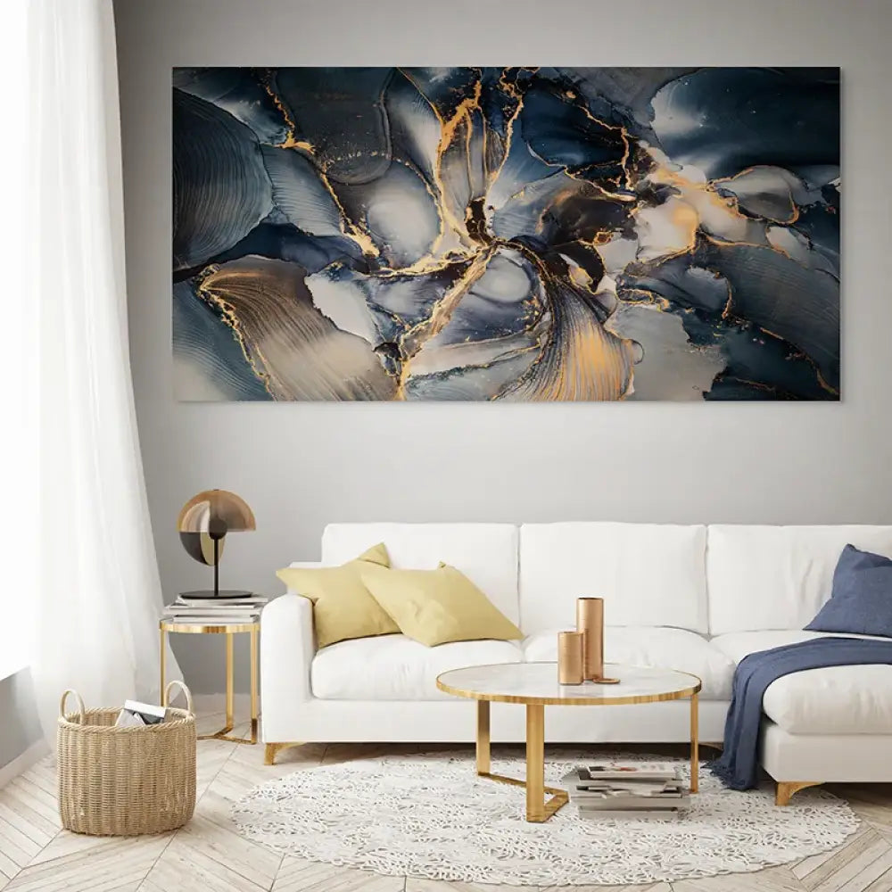 Détail ondulations bleues et filets d’or style marbre océanique