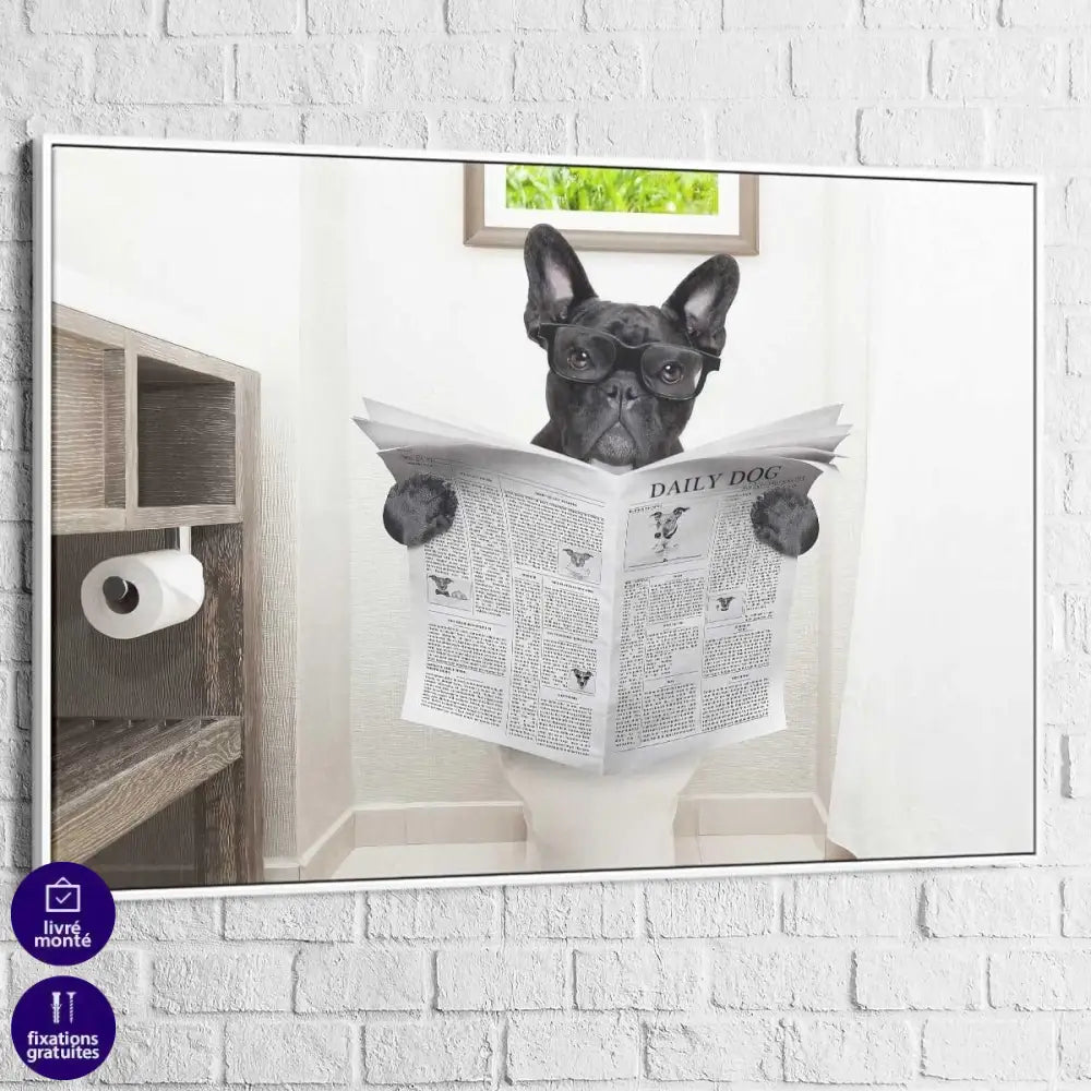 Tableau Chien Bulldog Français au toilette - Montableaudeco C
