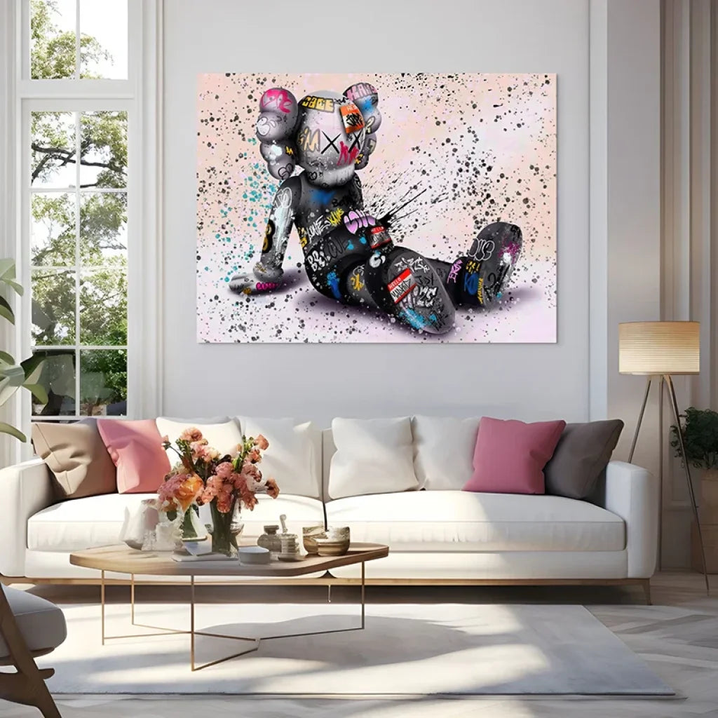tableau kaws personnage assis style street art pour salon ou bureau