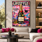 Art mural pop art avec bouteille de champagne dorée et ambiance urbaine
