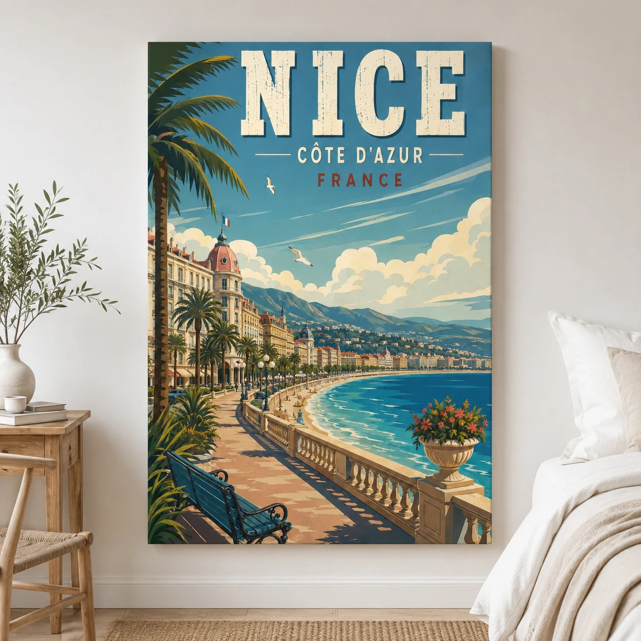 Tableau Nice Côte d’Azur dans un salon moderne