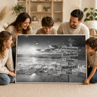 Tableau famille plage avec cadre flottant blanc