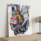 Toile street art love connection mains graffiti design