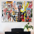 Tableau Basquiat Philistines 1982 exposé sur mur en briques blanches – style urbain et expressif