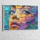 Œuvre moderne visage féminin en couches de peinture colorées