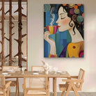 Tableau cuisine femme dégustant un café coloré avec fond artistique moderne