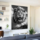 lion regard caméra crinière dense fine-art