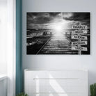 Décoration murale prénoms famille sur ponton en noir et blanc

