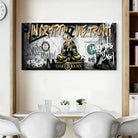 Tableau mural tendance crypto "In Crypto We Trust" ambiance graffiti luxe

