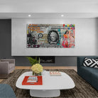 Tableau urbain Pablo Picasso avec messages engagés et style graffiti

