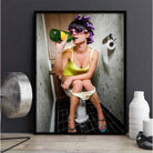 Tableau Femme sur les Toilettes - Montableaudeco