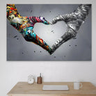 Tableau Street Art Coeur sur la main - Montableaudeco